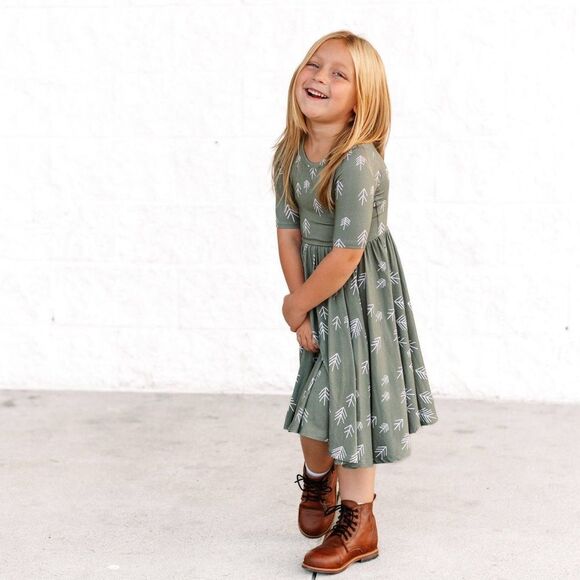 Millie + roo MID SLEEVE TWIRL- Trees green size 9/10 NWT in packaging - Picture 2 of 10